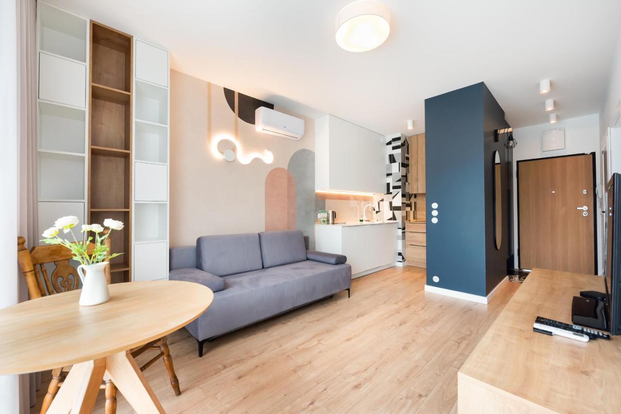 Postepu Comfort Apartment Varşovia Exterior foto